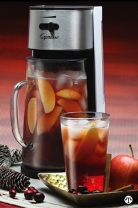Spiced Cranberry-Apple Iced Tea